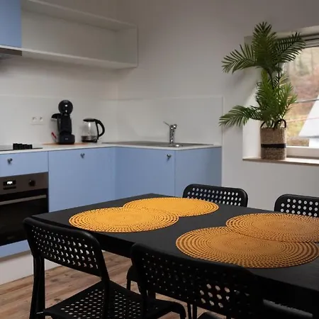 Open Source A L'entree Du Circuit! Stavelot