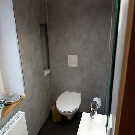 Open Source A L'entree Du Circuit! Apartman