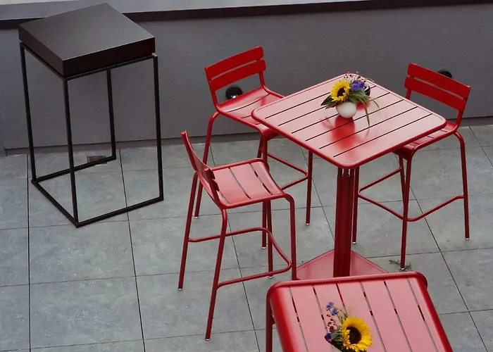 Open Source A L'entree Du Circuit! * Stavelot